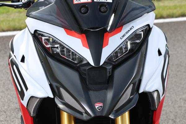 Quel volto familiare nasconde un motore molto diverso