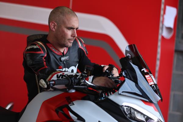 Il TFT e le modalità sono stati presi dal Pikes Peak, rendendoli molto intuitivi