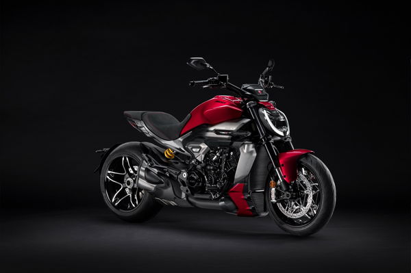 Il 2025 Ducati Xdiavel V4