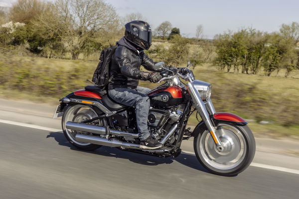 Il casco della motocicletta di Shark Aeron