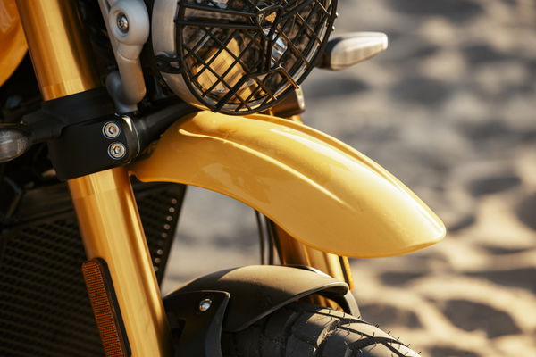 The Triumph Scrambler 400 XC - Guardia di fango anteriore di alto livello