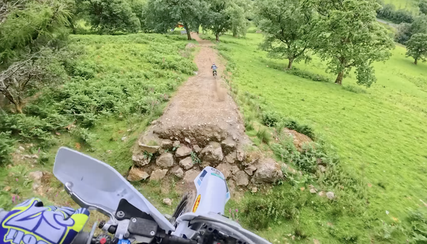 Bolt che colpisce uno dei 90 piedi