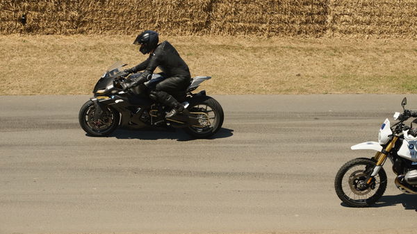 The BMW Concept RR - Riding GW Fos