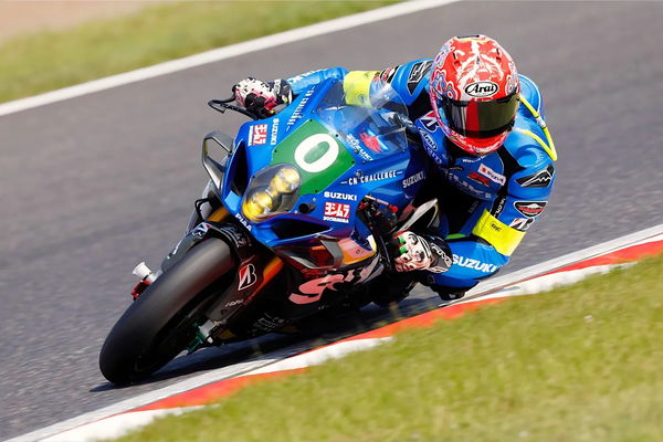 Il Suzuki GSX-R1000, che è stato alimentato dal 40 % di combustibile biologico rinnovabile e ha terminato in ottavo posto 
