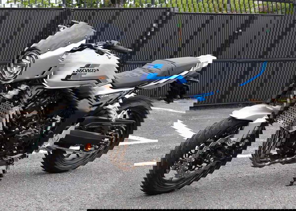 Il calabrone Honda CB1000F