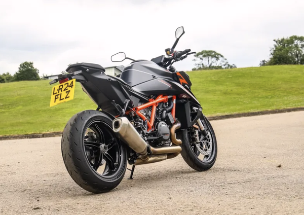 KTM 1390 Super Duke R EVO