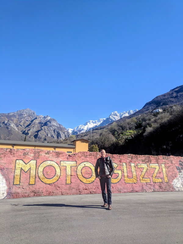 Chris Cope Visiting Moto Guzzi Factory nel 2019