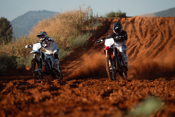 Stark Varg MX 1.2 Bike in azione