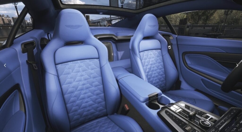 Interni dell'Aston Martin Vanquish