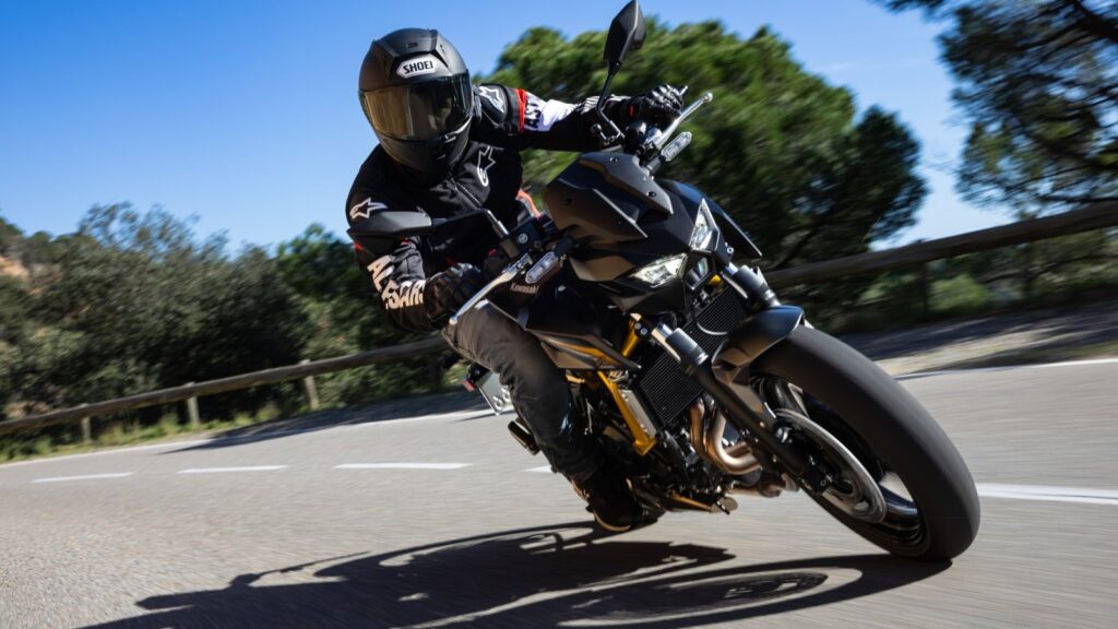 2026 Kawasaki Z650 S - riding
