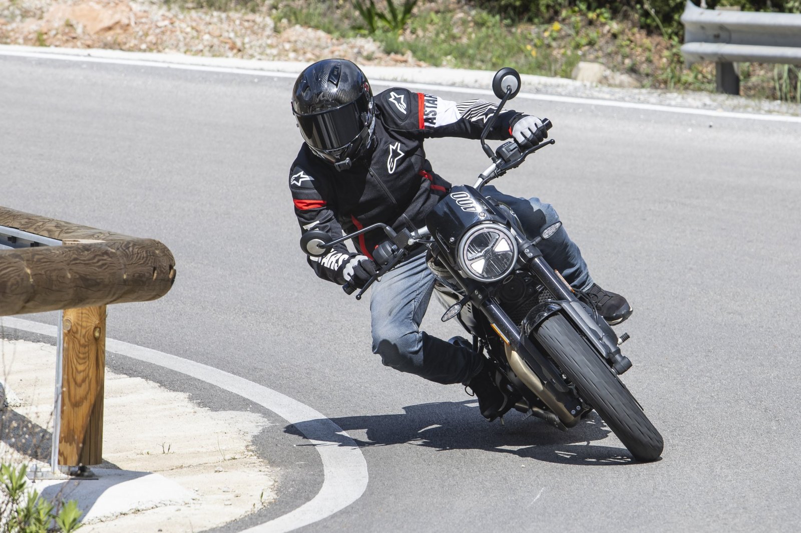 Triumph Tracker 400 - in sella