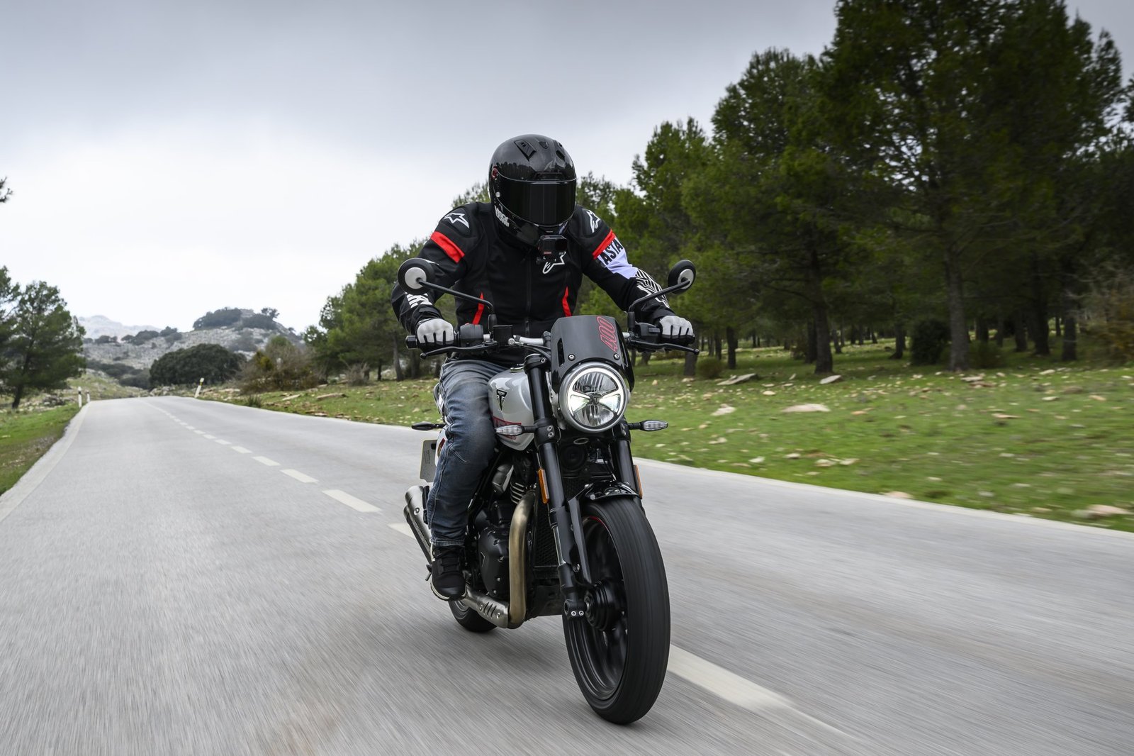 Triumph Tracker 400 - in sella