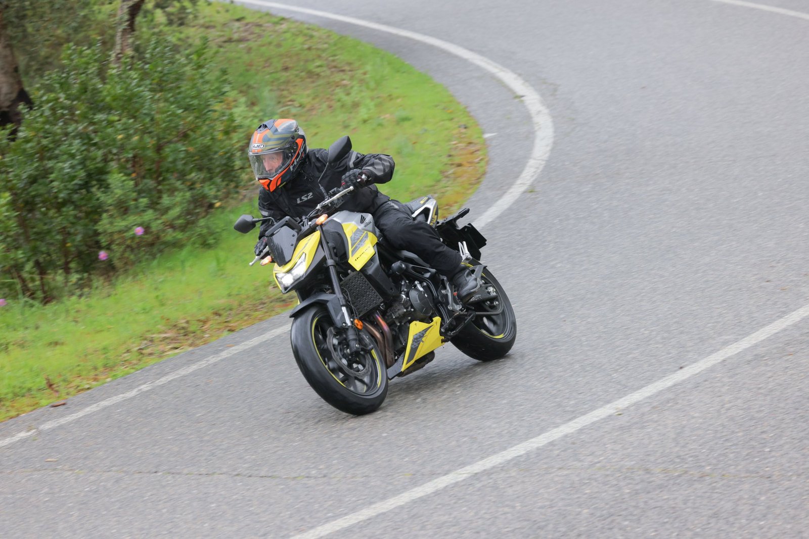 Frizione elettronica Honda CB750 Hornet del 2026