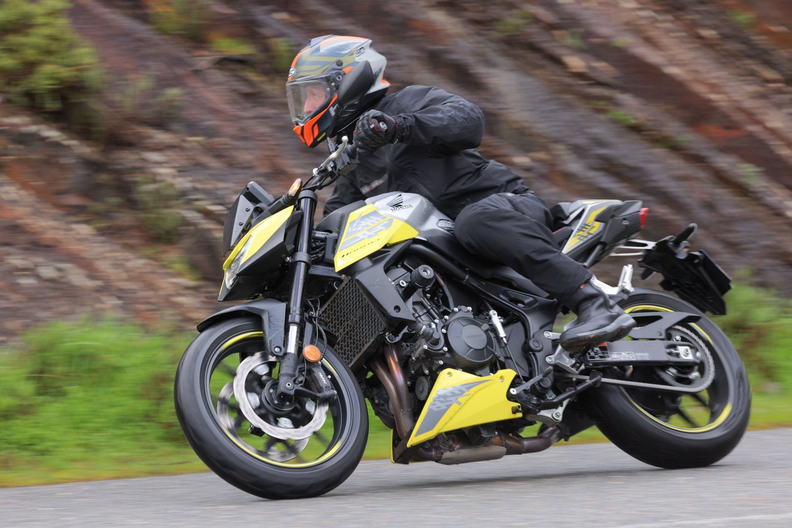 Frizione elettronica Honda CB750 Hornet del 2026