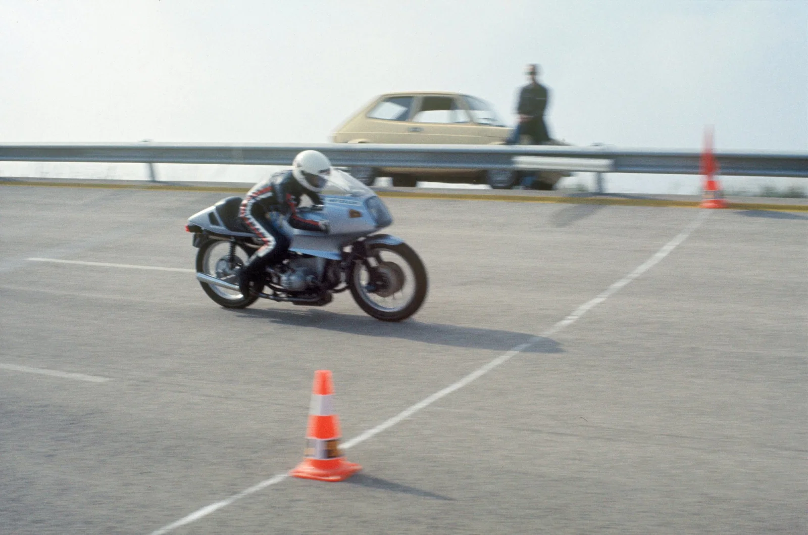 BMW R100 RS durante un tentativo di record mondiale.
