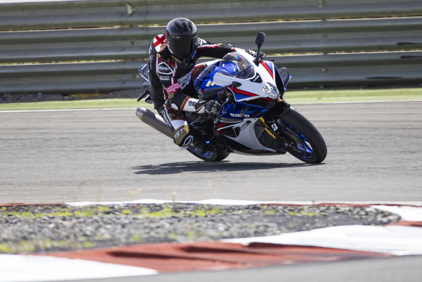 La Suzuki GSX-R1000R del 2026 - in sella