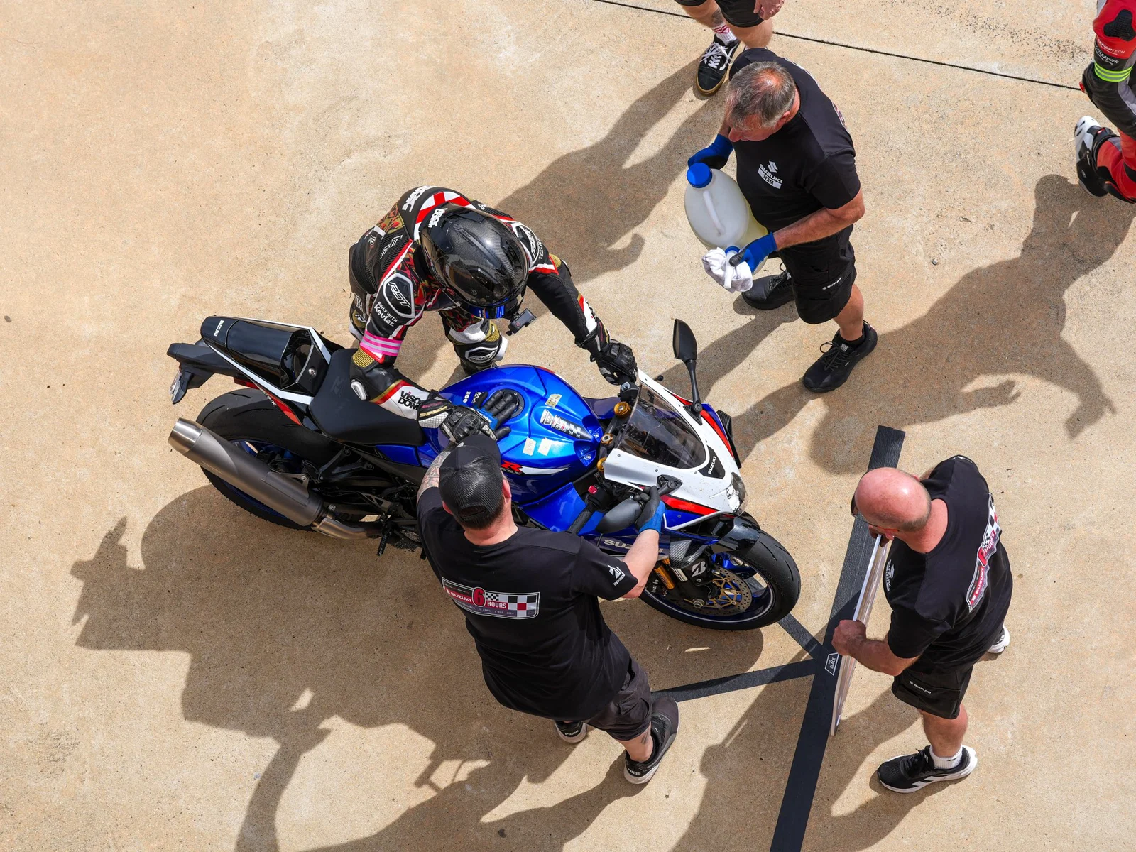 La Suzuki GSX-R1000R del 2026 - pit stop