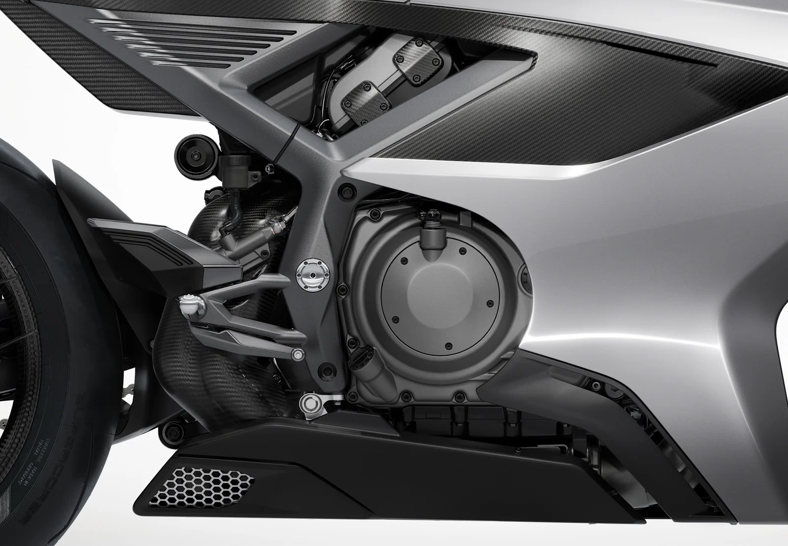 Il motore è un nuovo V4 da 203 CV