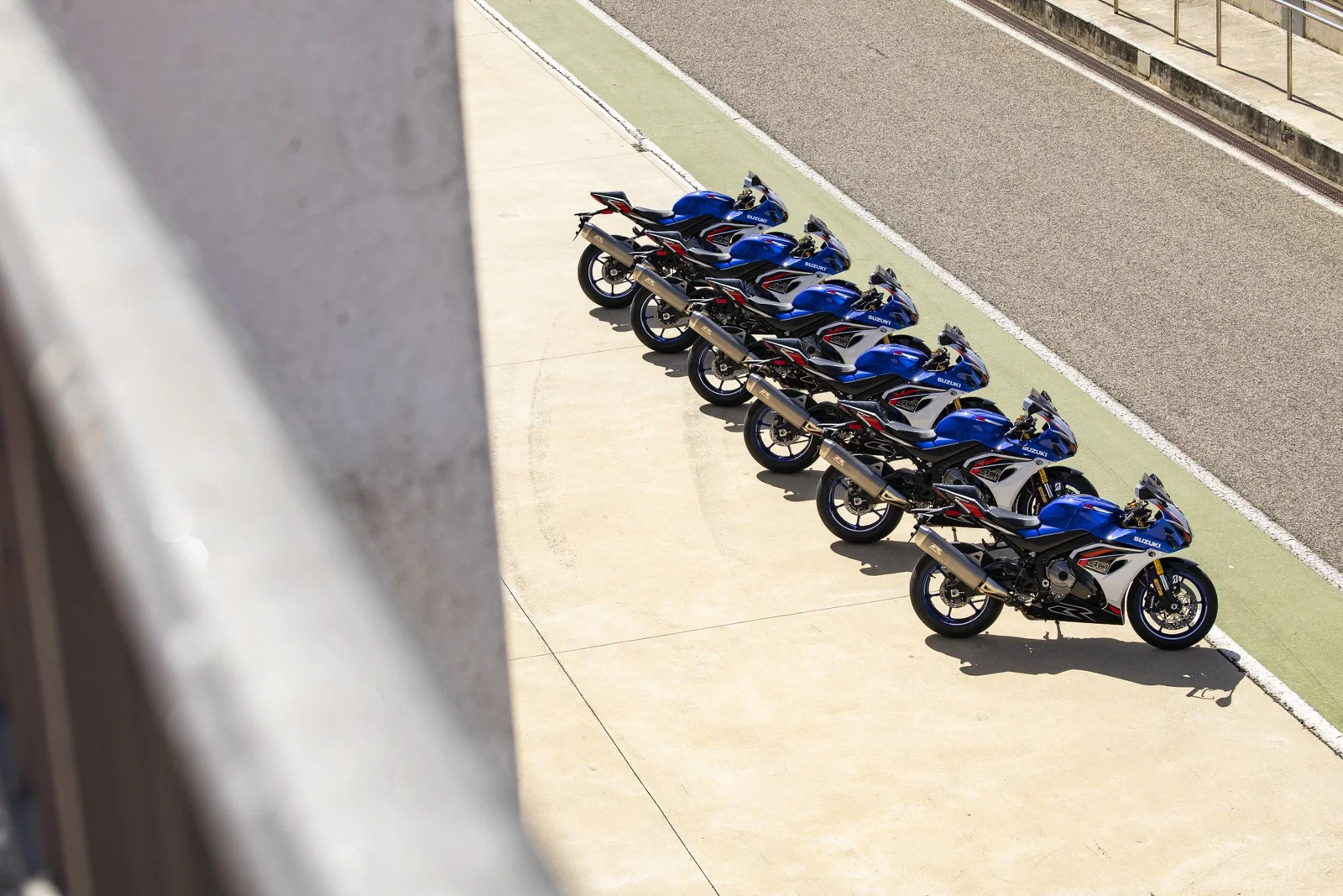 La Suzuki GSX-R1000R del 2026 - statica