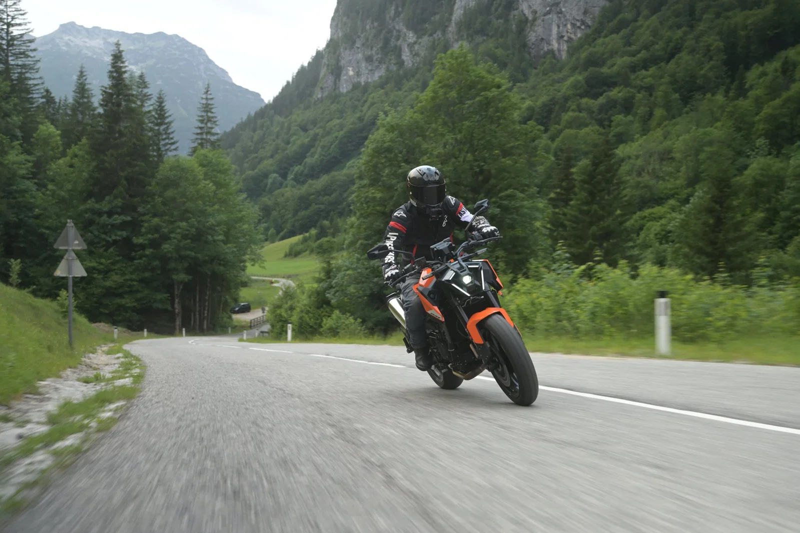 La KTM 790 Duke del 2026: in sella