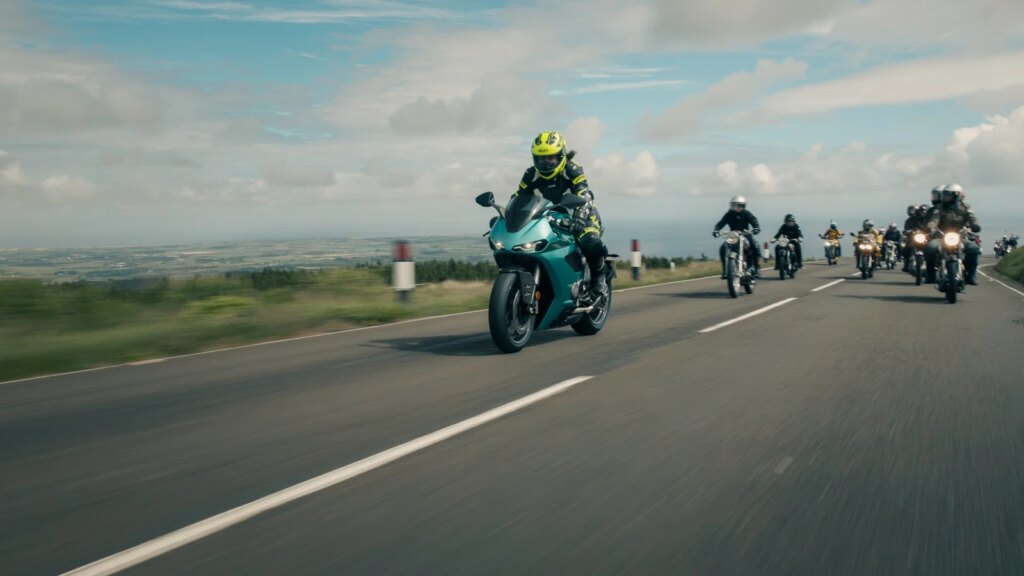 Norton Manx R lapping the Isle of Man TT.
