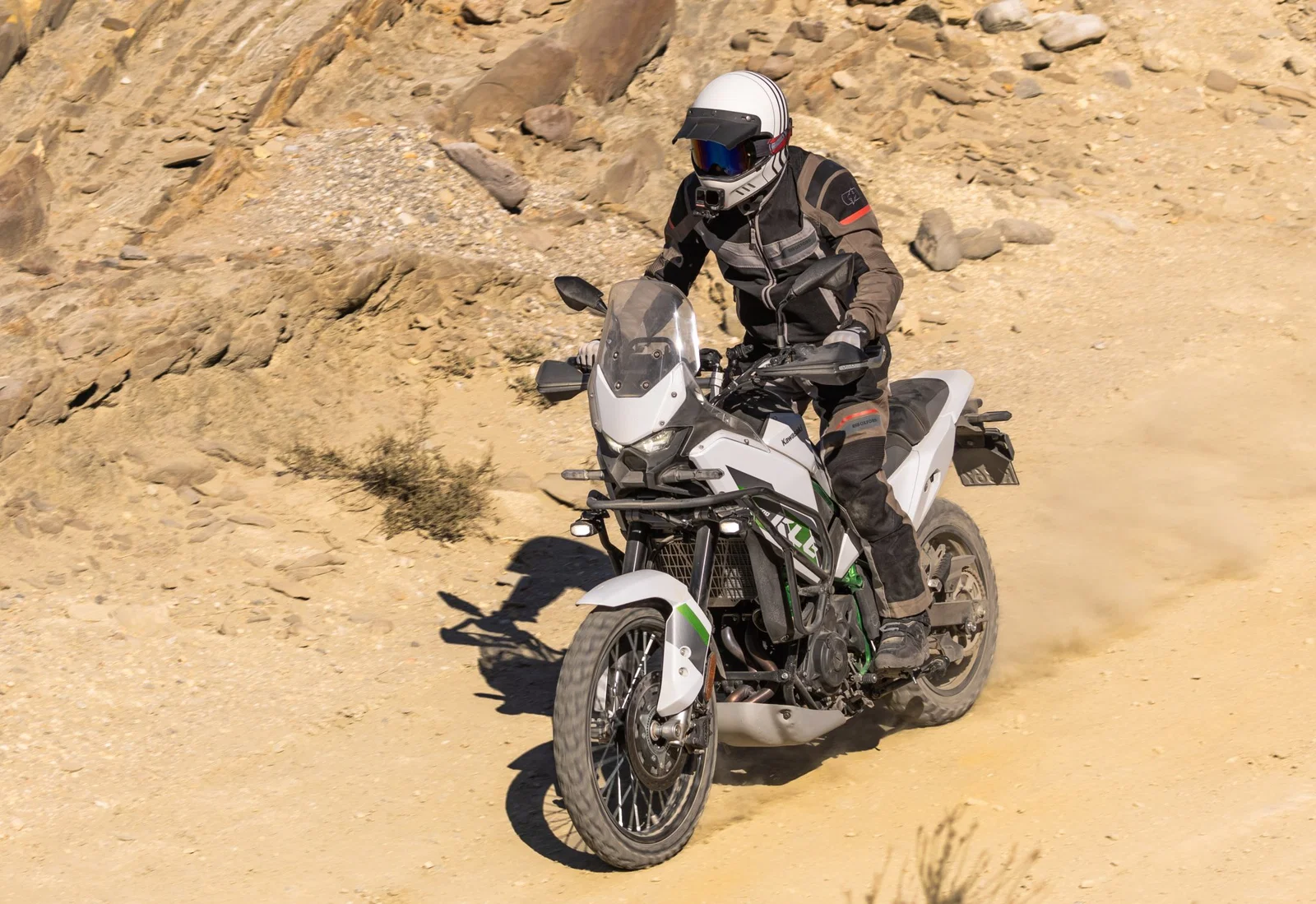 In sella alla Kawasaki KLE500 fuoristrada