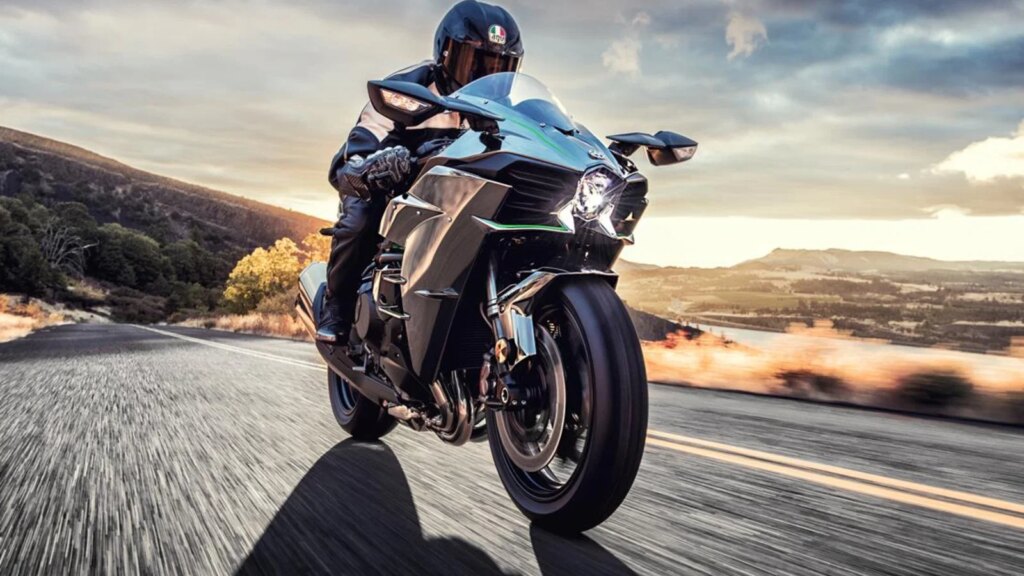 Aggiornate le Kawasaki Ninja H2 e H2 Carbon rivelate nei documenti di omologazione