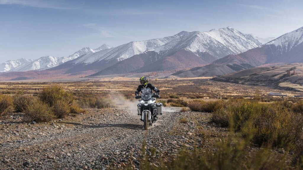 A CFMoto 800MT-ES