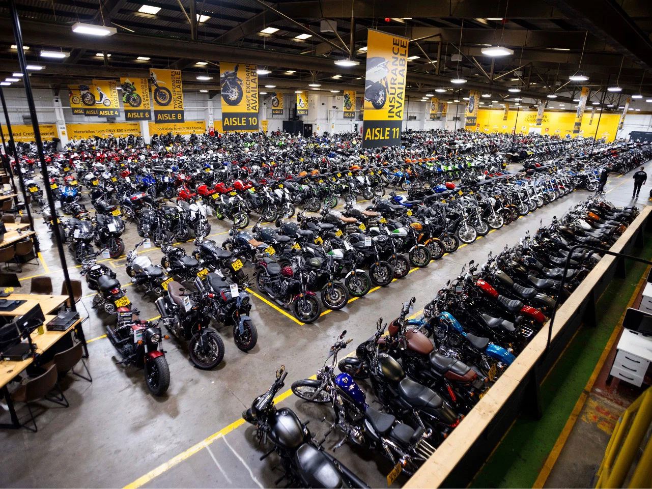All'interno di uno showroom della SuperBike Factory