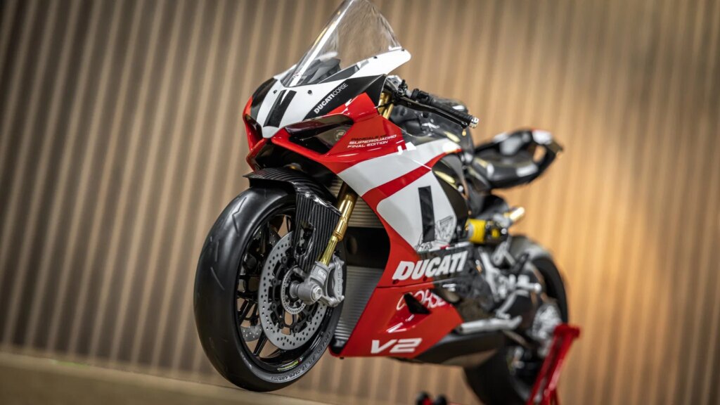 The 1:4-scale Ducati Panigale V2 Superquadro Final Edition is priced at £789.